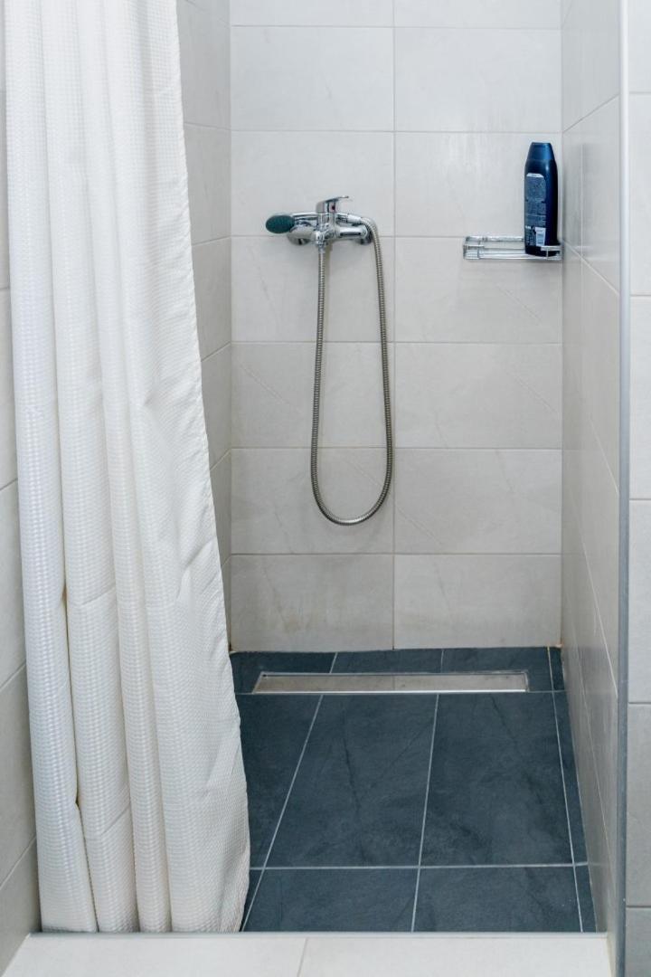 Kosmos Service Apartment Near Turkish Consulat And Saint Dimitrious Church With Additional Cost Parking Thessaloniki Exterior photo